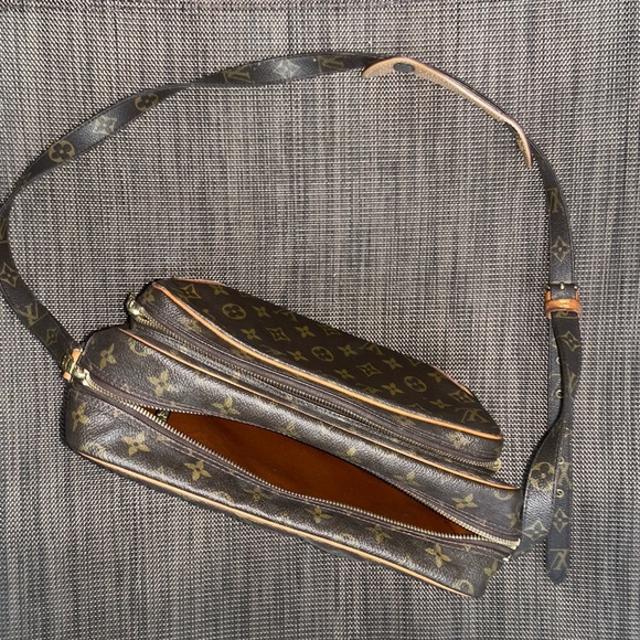 Louis Vuitton Trocadero Bag ✨ make an offer! - Picture 2 of 7